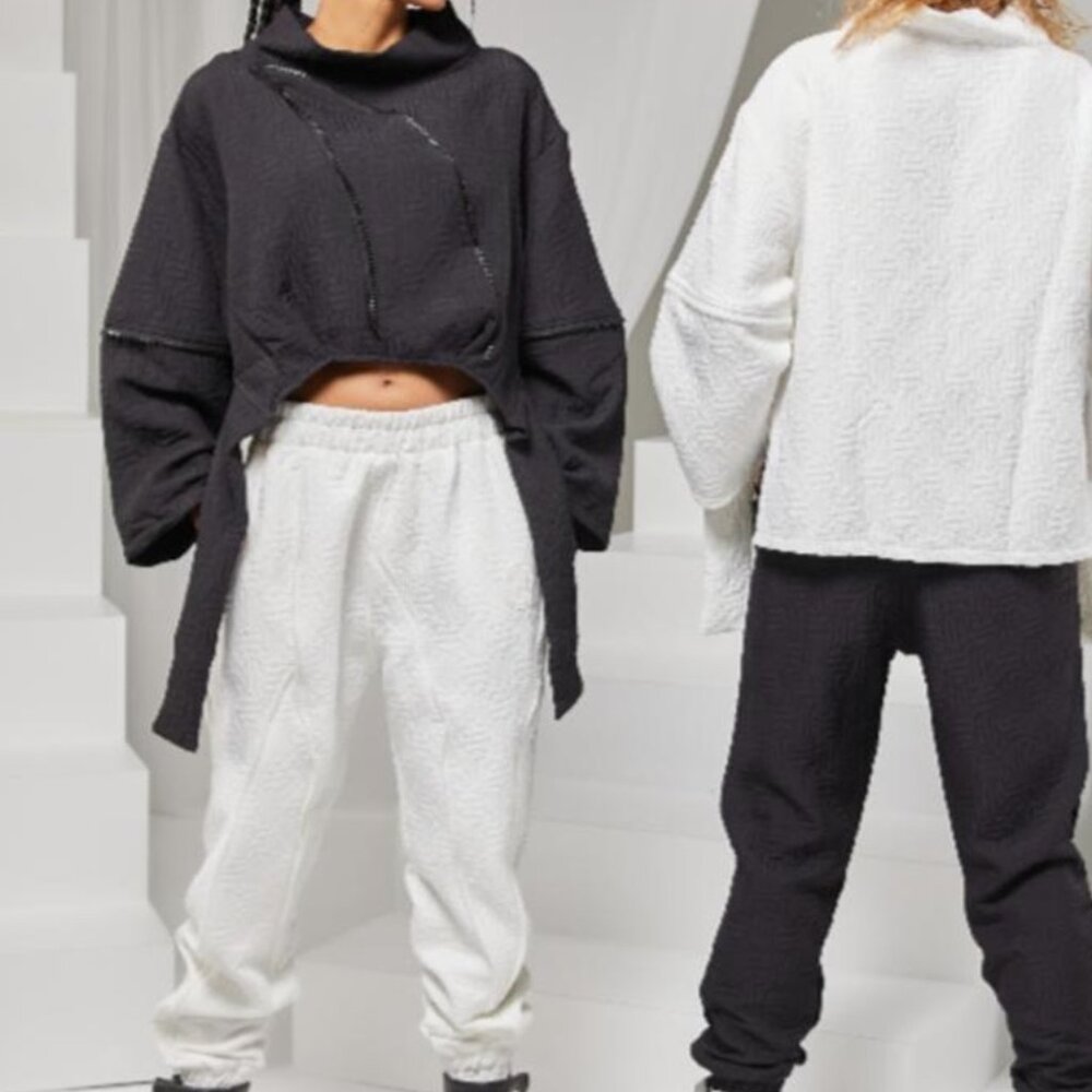 H4 black stylish suit brand new.